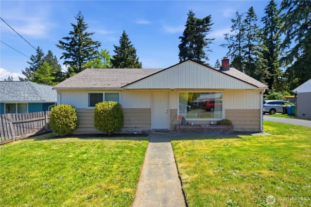 Property photo for 18824 Midvale Avenue N, Shoreline