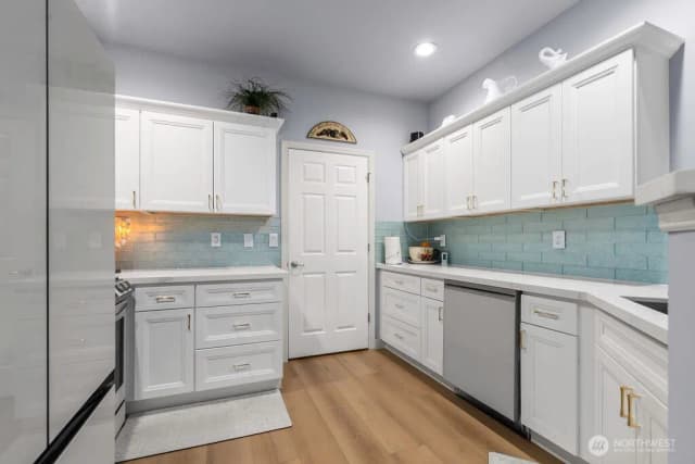 Property photo for 8943 Gravelly Lake Drive Sw #2, Lakewood photo 4