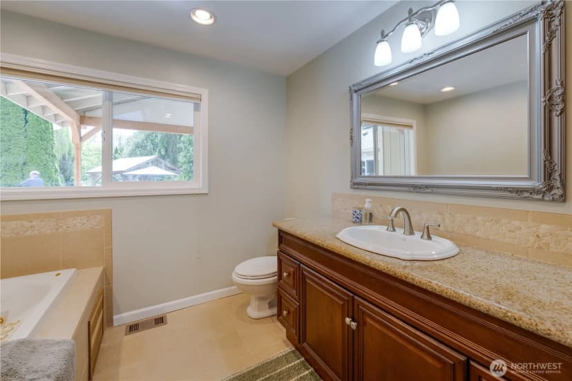 Property photo for 1918 S Lake Stickney Dr, Lynnwood photo 11