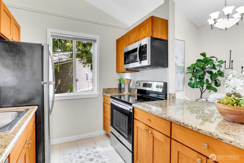 Property photo for 12415 Ne 130th Court #h310, Kirkland photo 12