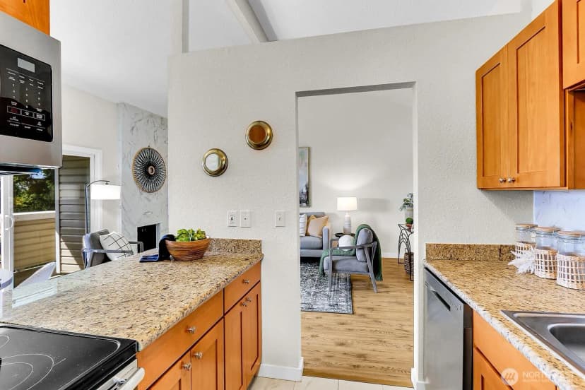Property photo for 12415 Ne 130th Court #h310, Kirkland photo 13