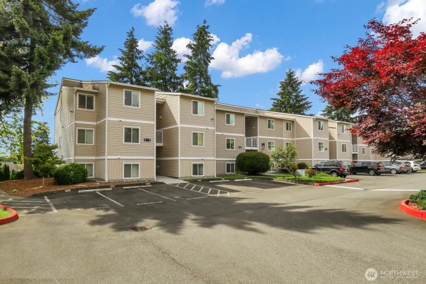 Property photo for 12415 Ne 130th Court #h310, Kirkland photo 19