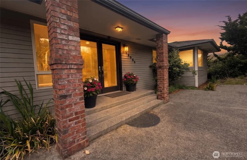 Property photo for 18064 Mariposa Lane, Mount Vernon photo 3