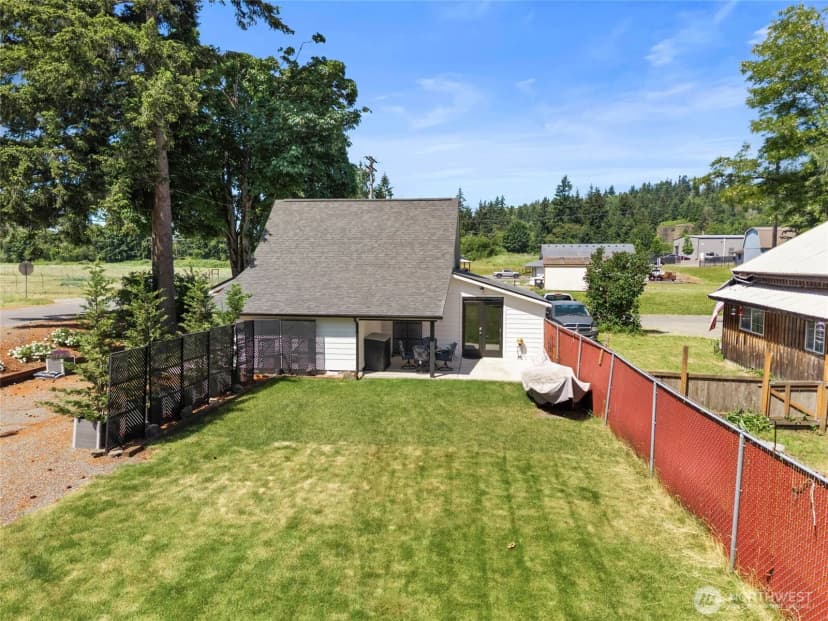 Property photo for 698 6th Avenue W, Tenino photo 28