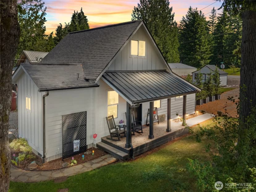 Property photo for 698 6th Avenue W, Tenino