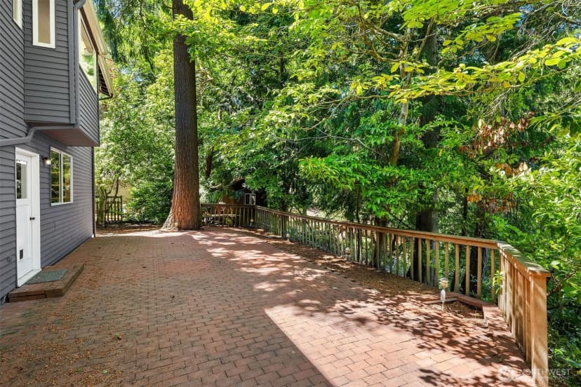 Property photo for 3050 126th Avenue Ne, Bellevue photo 34