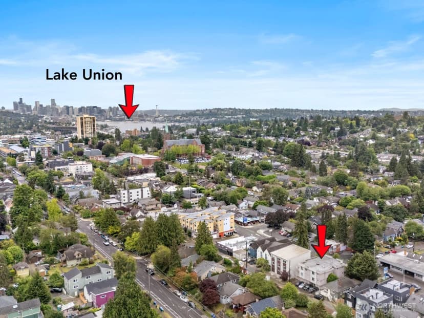 Property photo for 5624 Roosevelt Way Ne #302, Seattle photo 23