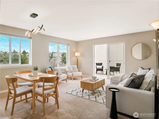 Property photo for 5624 Roosevelt Way Ne #302, Seattle