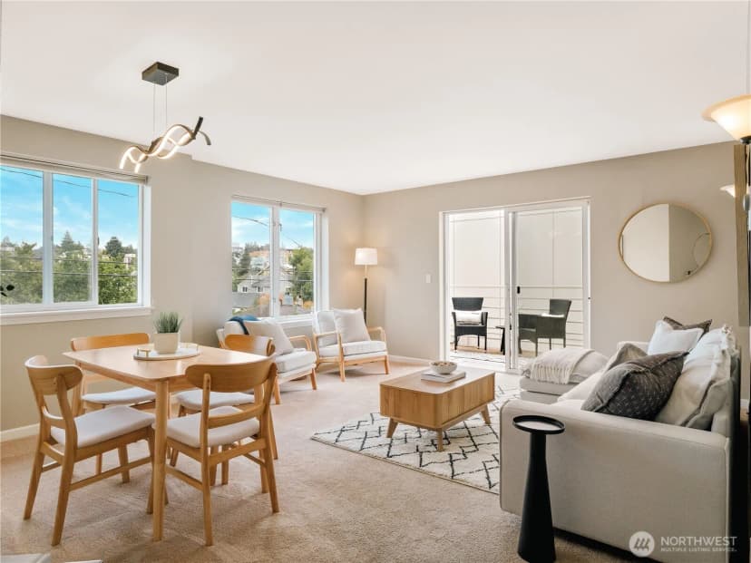 Property photo for 5624 Roosevelt Way Ne #302, Seattle