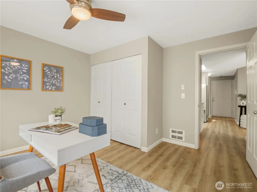 Property photo for 5624 Roosevelt Way Ne #302, Seattle photo 18