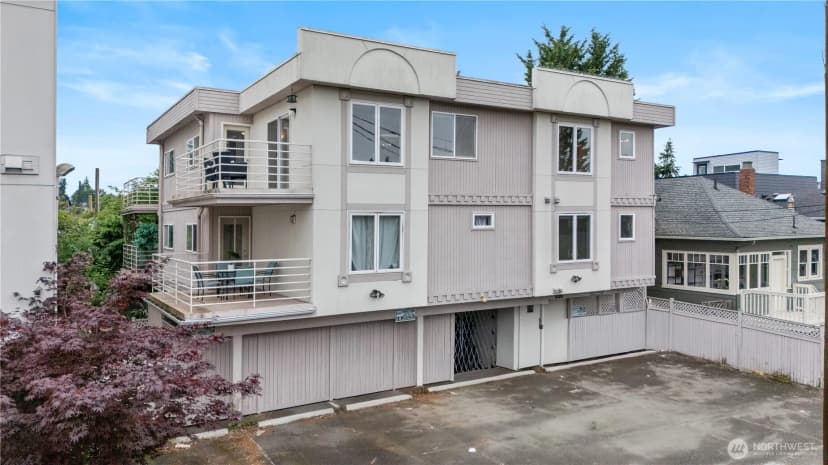 Property photo for 5624 Roosevelt Way Ne #302, Seattle photo 21