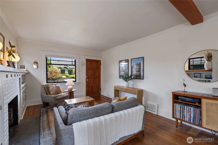 Property photo for 920 N Sheridan Avenue, Tacoma photo 6