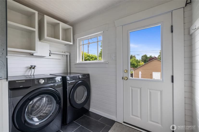 Property photo for 920 N Sheridan Avenue, Tacoma photo 11