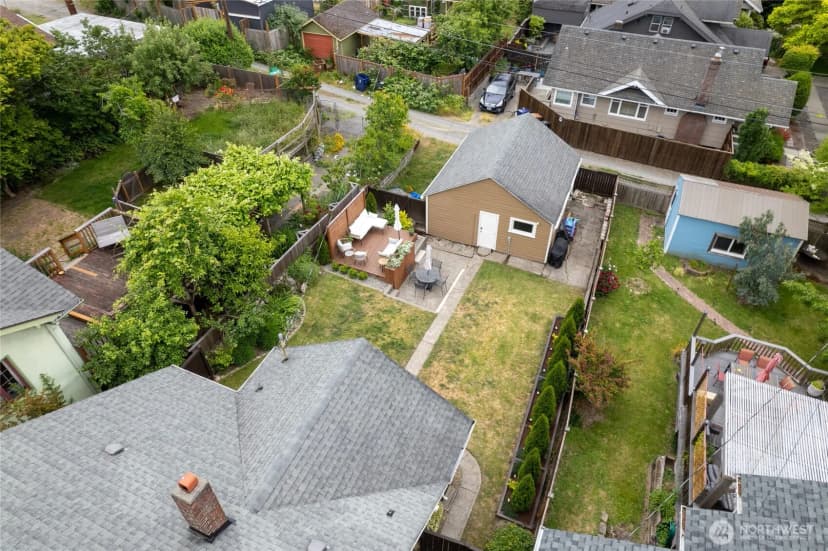 Property photo for 920 N Sheridan Avenue, Tacoma photo 34