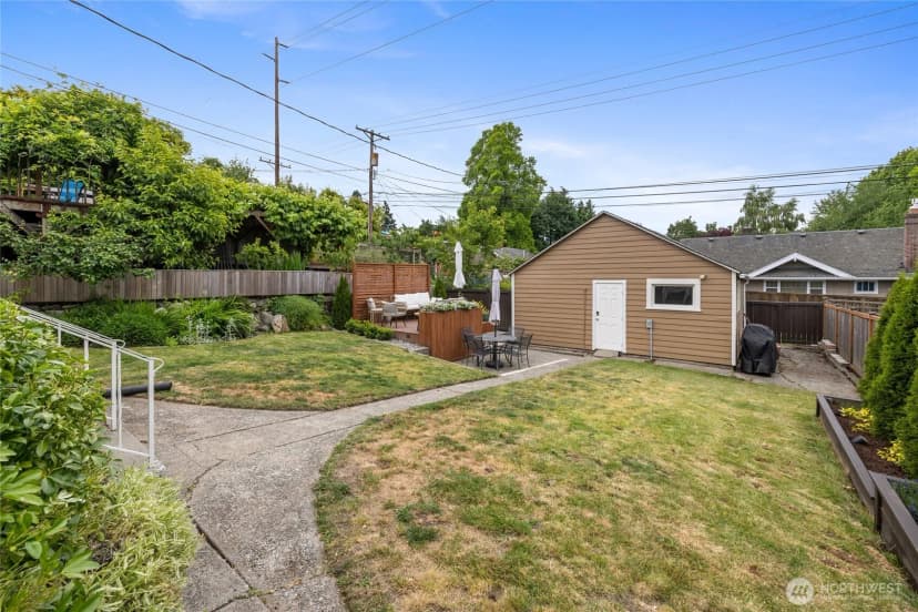 Property photo for 920 N Sheridan Avenue, Tacoma photo 31