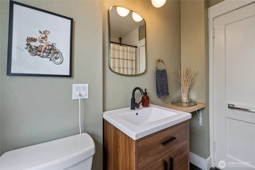 Property photo for 920 N Sheridan Avenue, Tacoma photo 18