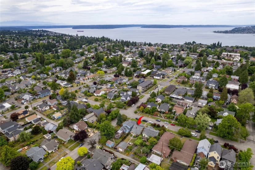 Property photo for 920 N Sheridan Avenue, Tacoma photo 36