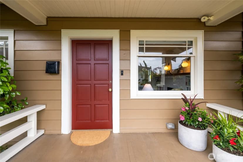 Property photo for 920 N Sheridan Avenue, Tacoma photo 2