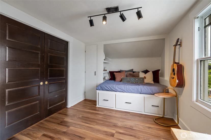 Property photo for 920 N Sheridan Avenue, Tacoma photo 28