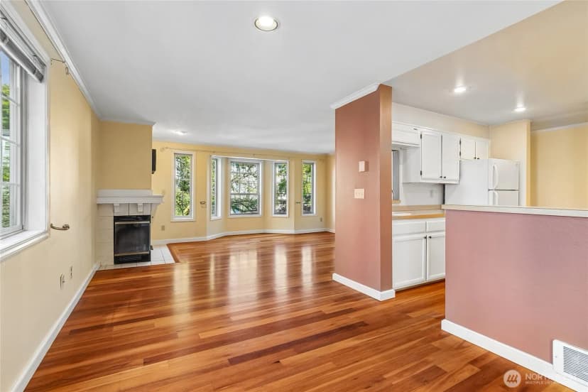 Property photo for 1111 10th Avenue E #20, Seattle photo 7