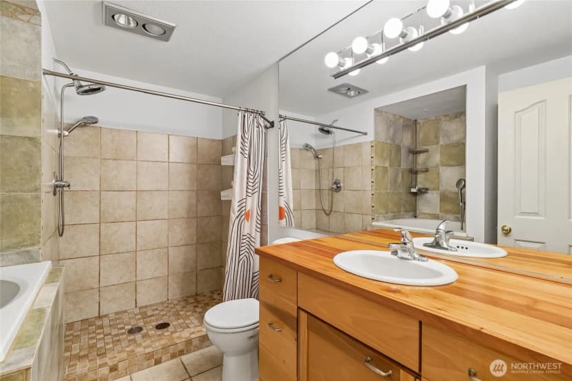 Property photo for 1111 10th Avenue E #20, Seattle photo 16