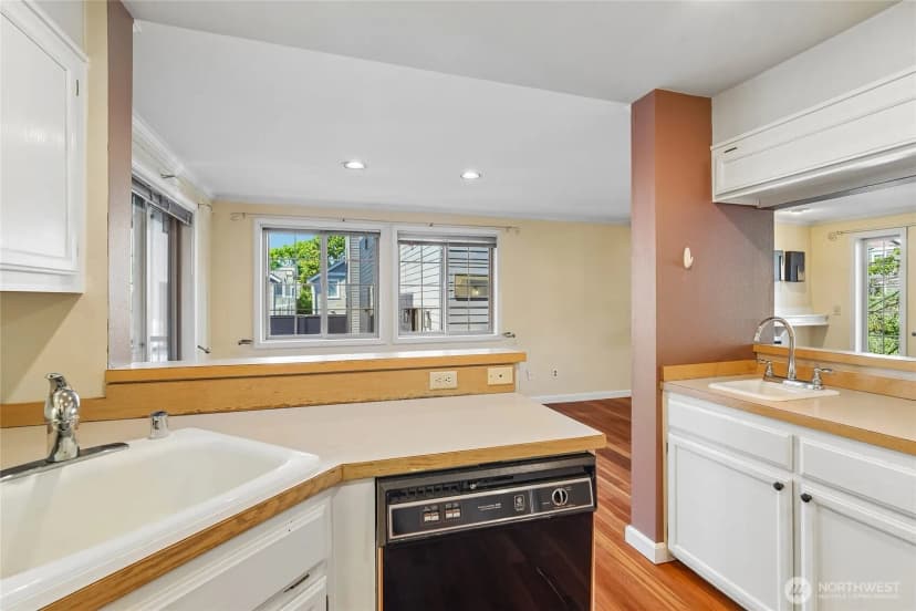 Property photo for 1111 10th Avenue E #20, Seattle photo 13