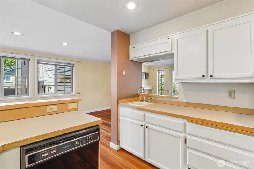 Property photo for 1111 10th Avenue E #20, Seattle photo 12