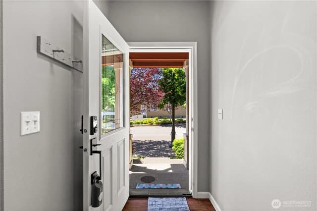 Property photo for 4538 Edgewater Boulevard Ne, Lacey photo 3