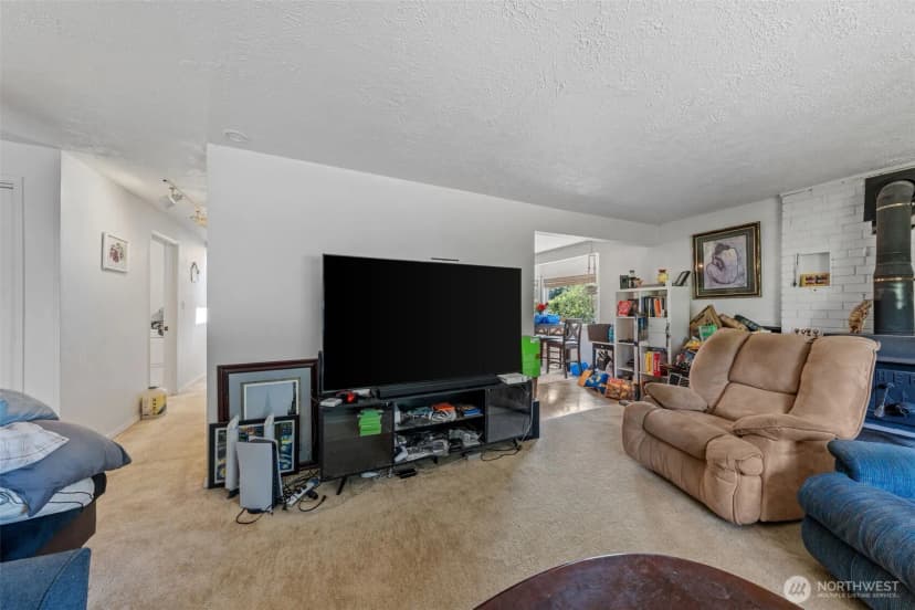 Property photo for 2118 160th Place Sw, Lynnwood photo 2