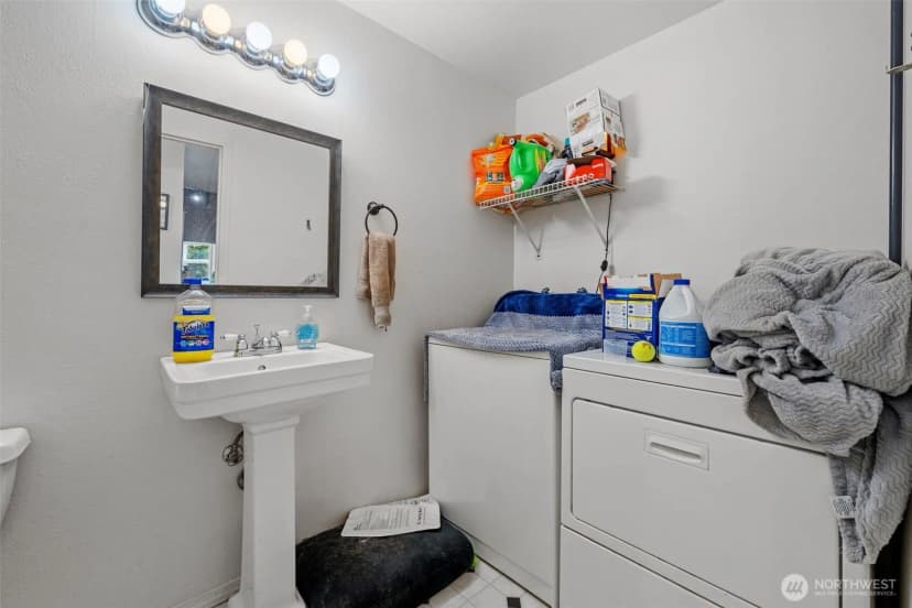 Property photo for 2118 160th Place Sw, Lynnwood photo 6