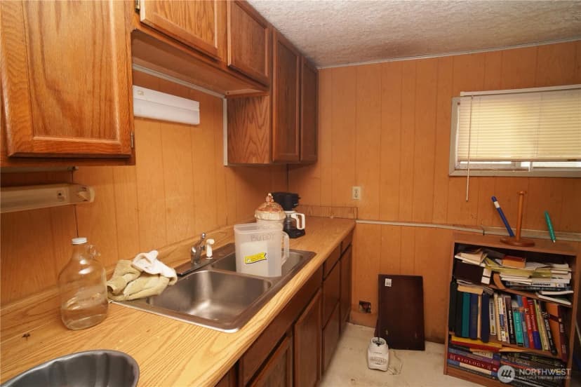 Property photo for 2544 Ne 90th Street, Seattle photo 16