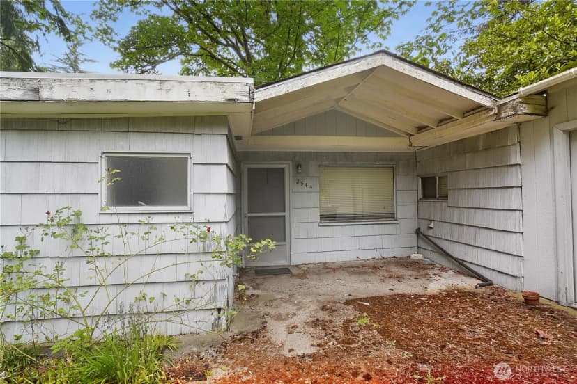 Property photo for 2544 Ne 90th Street, Seattle photo 3