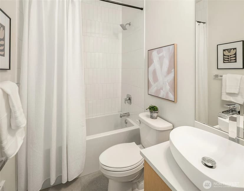 Property photo for 13105 Ne 103rd Place, Kirkland photo 10