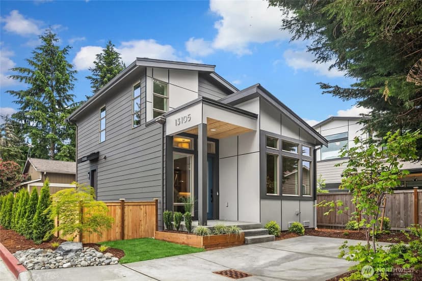 Property photo for 13105 Ne 103rd Place, Kirkland photo 18