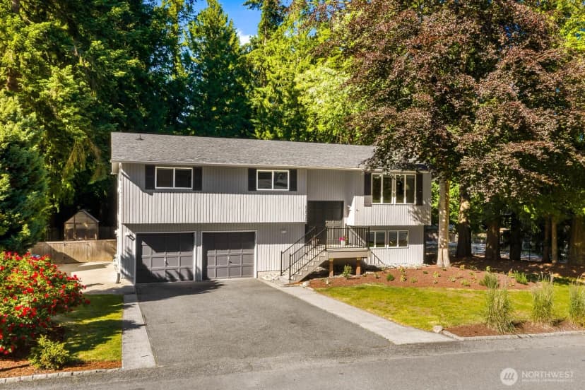 Property photo for 17378 Ne 160th Street, Woodinville photo 2
