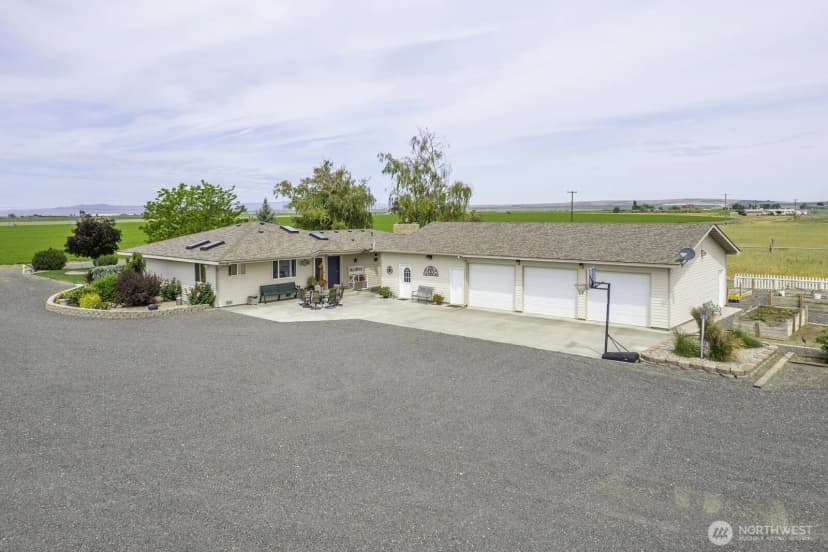 Property photo for 13373 Adams Road S, Royal City photo 34