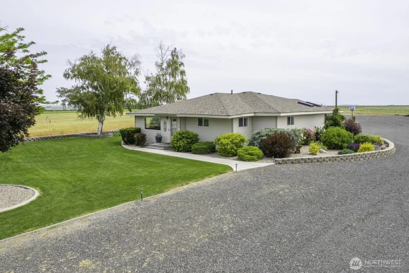 Property photo for 13373 Adams Road S, Royal City photo 32