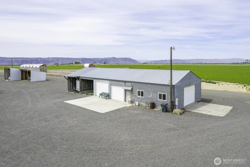 Property photo for 13373 Adams Road S, Royal City photo 36