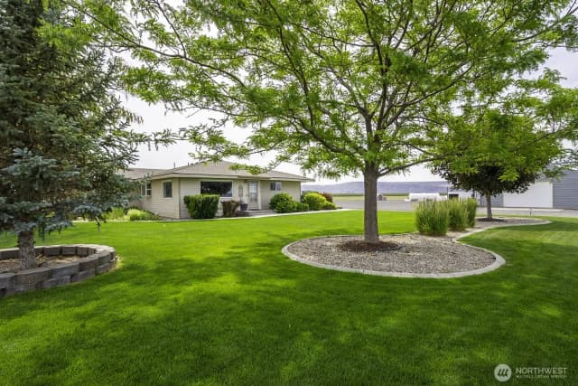 Property photo for 13373 Adams Road S, Royal City