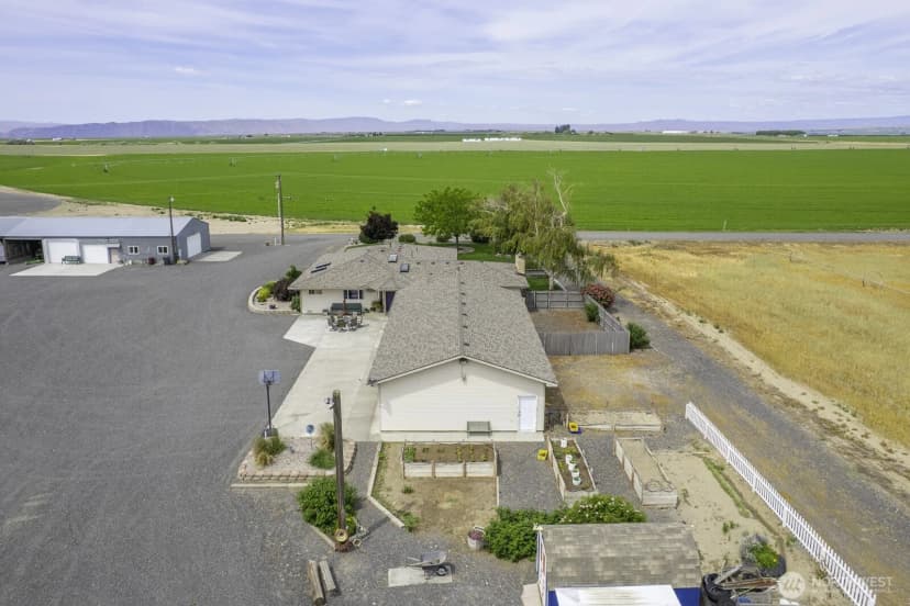 Property photo for 13373 Adams Road S, Royal City photo 31