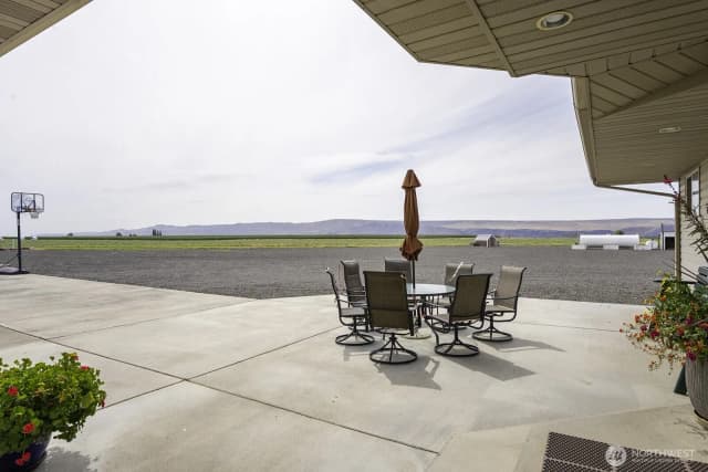 Property photo for 13373 Adams Road S, Royal City photo 3