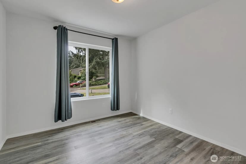 Property photo for 7215 36th Street W, University Place photo 11
