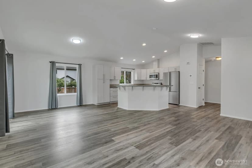 Property photo for 7215 36th Street W, University Place photo 4