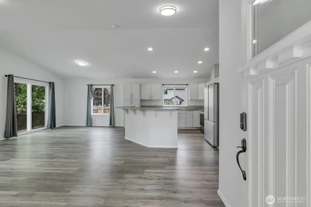 Property photo for 7215 36th Street W, University Place photo 2