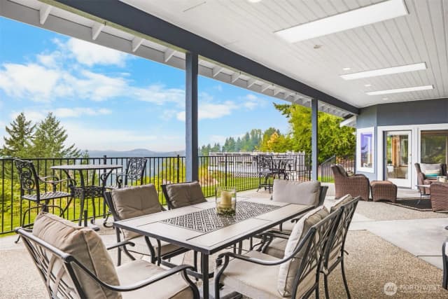 Property photo for 184 Dow Ridge Drive N, Eatonville photo 5
