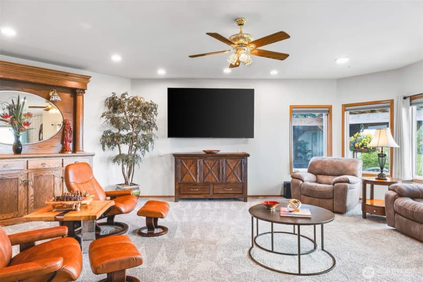Property photo for 184 Dow Ridge Drive N, Eatonville photo 16
