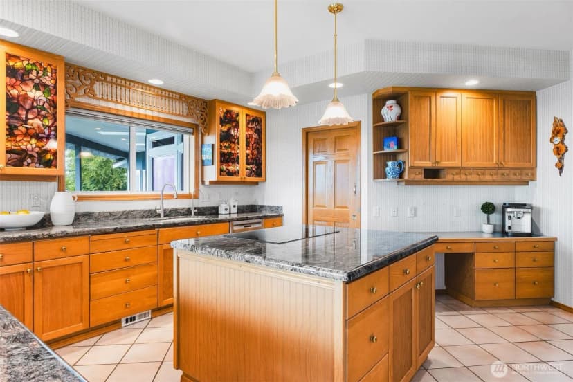 Property photo for 184 Dow Ridge Drive N, Eatonville photo 12