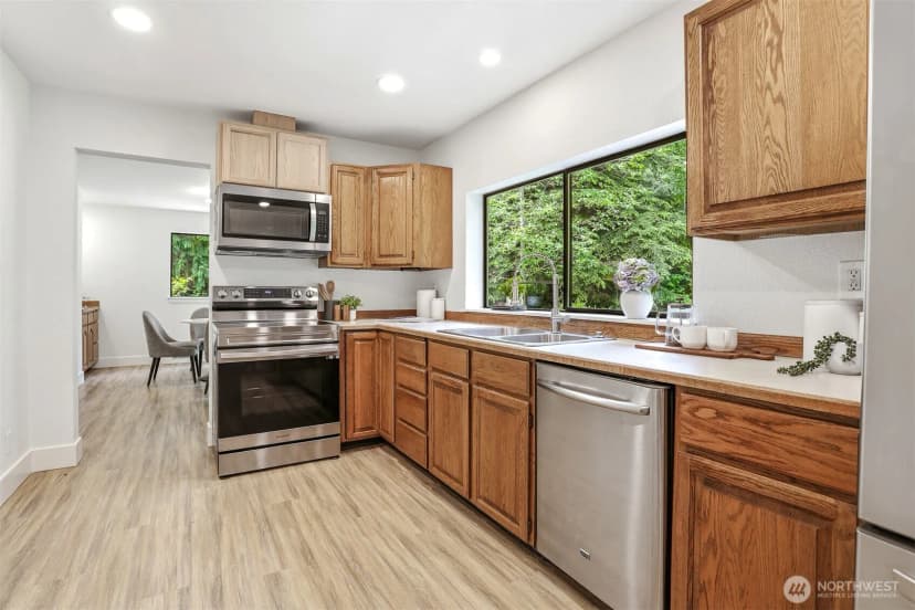 Property photo for 1012 Carlson Road, Snohomish photo 11