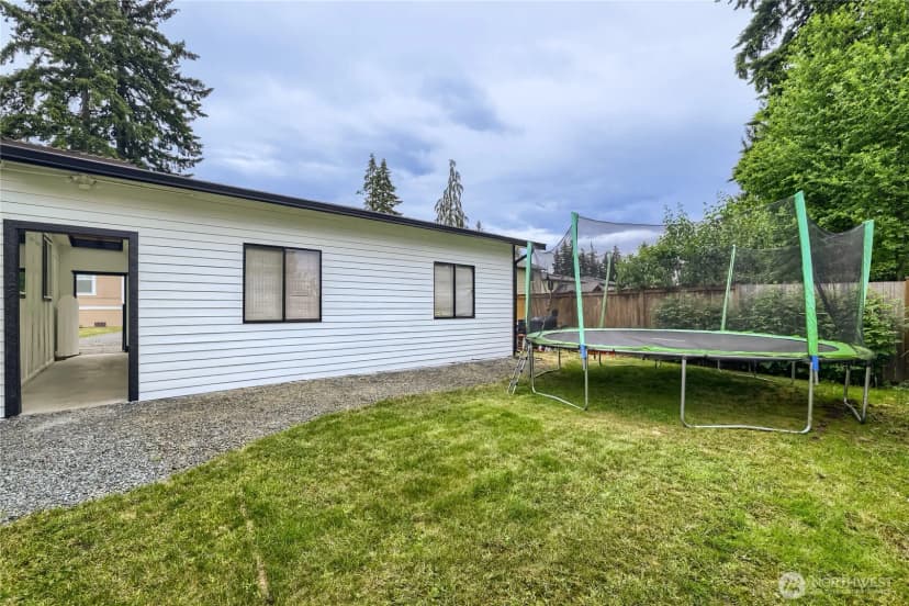 Property photo for 106 119th Street Se, Everett photo 30