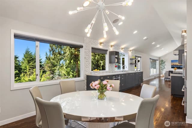 Property photo for 895 Nw Elford Drive, Seattle photo 4